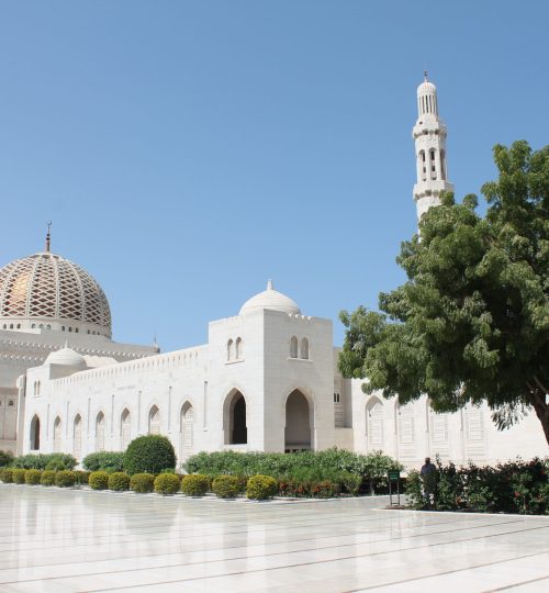 Oman_Muscat_GrandMosque_Exterior3